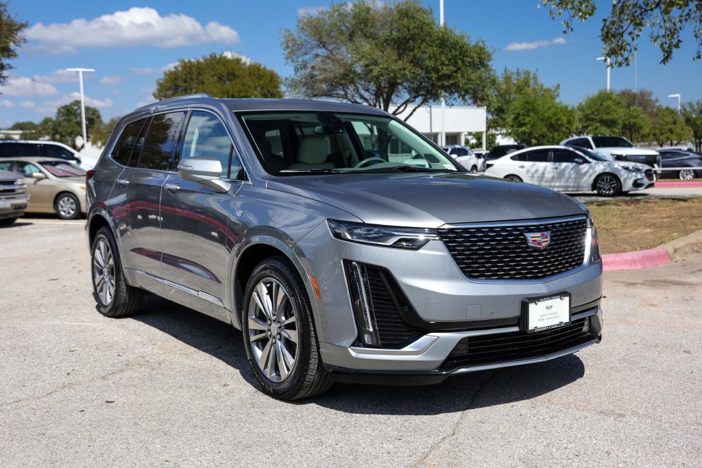 Used 2025 Cadillac XT6 Premium Luxury FWD image 6