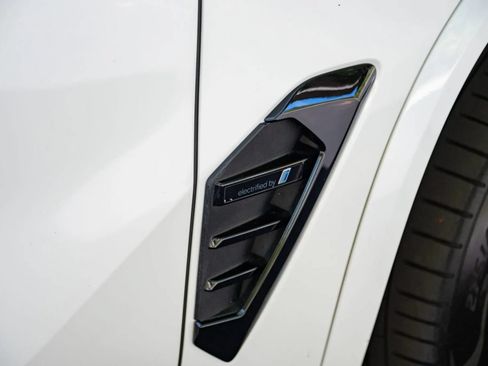 Used 2024 BMW X5 xDrive50e w/ M Sport Package AWD/4WD image 14