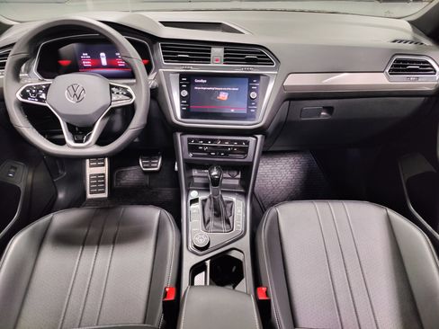 Used 2024 Volkswagen Tiguan SE R-Line image 20