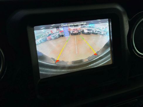 Used 2021 Jeep Wrangler Unlimited Sahara image 26