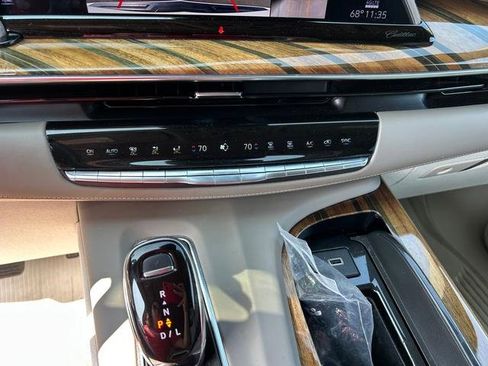 Used 2023 Cadillac Escalade Sport Platinum w/ LPO, ONYX Package image 16