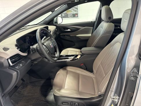 Used 2025 Buick Envista Avenir FWD image 11