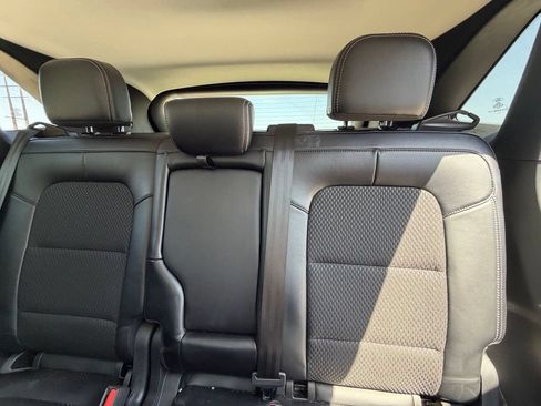 Used 2025 Ford Escape SE FWD image 9