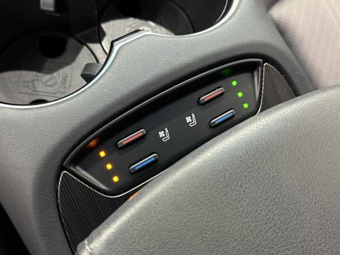 Used 2021 Toyota Venza XLE w/ Softex Package image 33