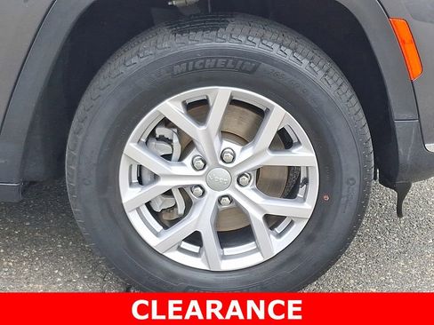 Used 2022 Jeep Grand Cherokee L Limited AWD/4WD image 8