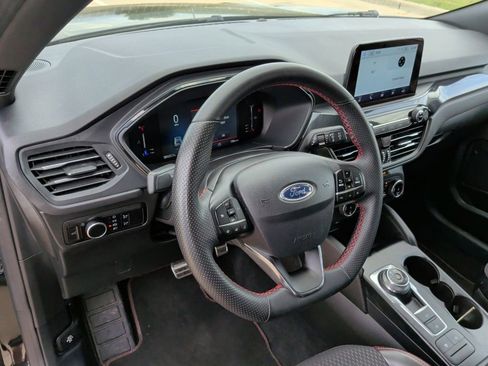 Used 2023 Ford Escape ST-Line image 14