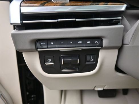 Certified 2025 Cadillac Escalade Premium Luxury Platinum w/ LPO, Floor Liner Package image 35