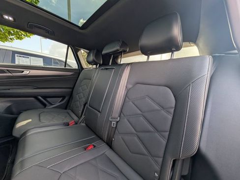 Used 2024 Volkswagen Atlas Cross Sport SE FWD image 26