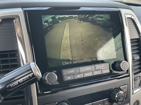 Used 2021 Nissan Titan SV w/ SV Convenience Package image 26