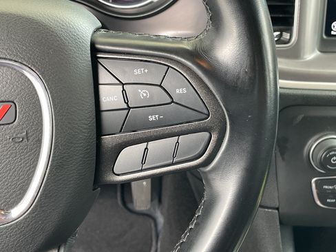 Used 2022 Dodge Charger SXT RWD image 19