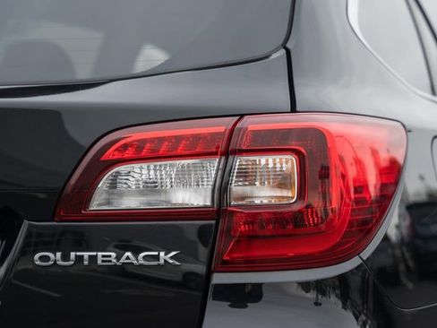 Used 2016 Subaru Outback 2.5i Premium image 7
