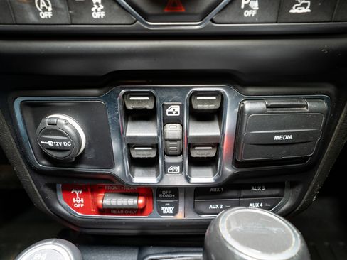 Used 2020 Jeep Gladiator Rubicon image 24