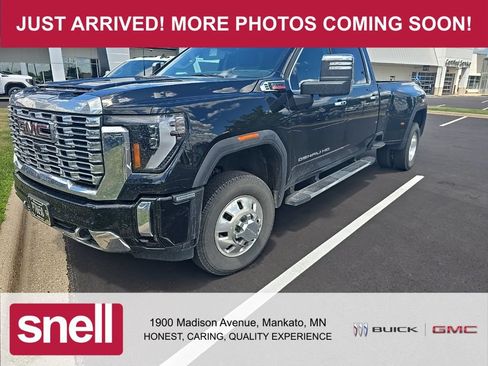 Used 2024 GMC Sierra 3500 Denali w/ Denali Reserve Package AWD/4WD image 1