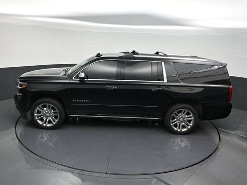 Used 2020 Chevrolet Suburban Premier w/ Premier Plus Edition RWD image 17