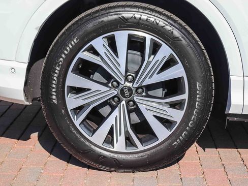 Used 2023 Audi Q4 e-tron Premium Plus RWD image 9