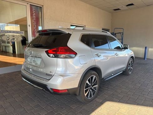 Used 2017 Nissan Rogue SL w/ SL Premium Package FWD image 4