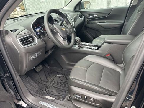 Used 2023 Chevrolet Equinox Premier image 13
