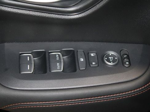 Used 2025 Honda HR-V Sport image 9