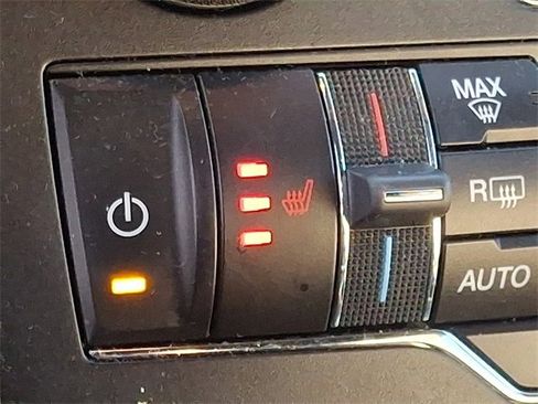 Used 2018 Ford Explorer XLT w/ Equipment Group 202A image 24