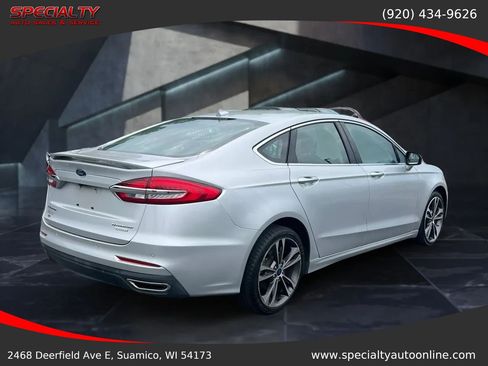 Used 2019 Ford Fusion Titanium FWD image 4