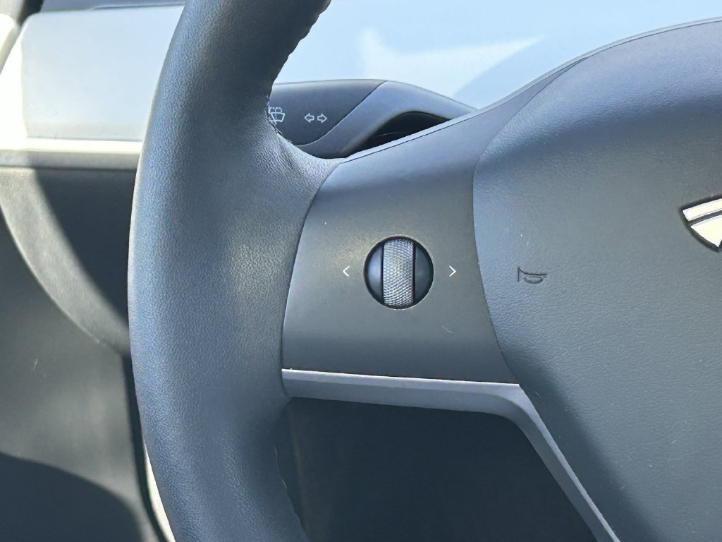 Used 2024 Tesla Model Y Long Range RWD image 19