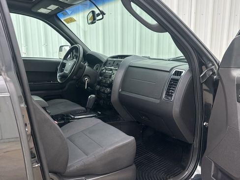 Used 2011 Ford Escape XLT w/ 202A Rapid Spec Order Code image 16