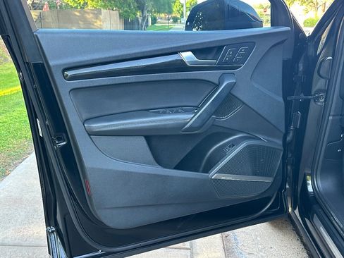 Used 2019 Audi Q5 Prestige w/ Prestige Package image 39