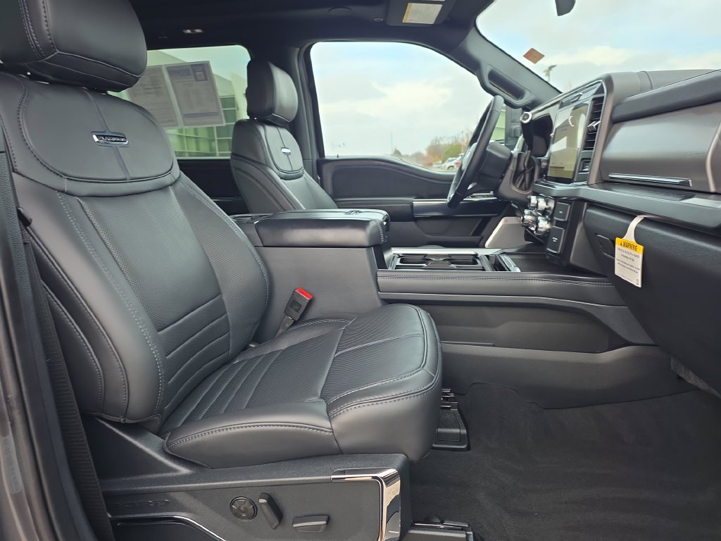 Used 2025 Ford F250 Platinum AWD/4WD image 23
