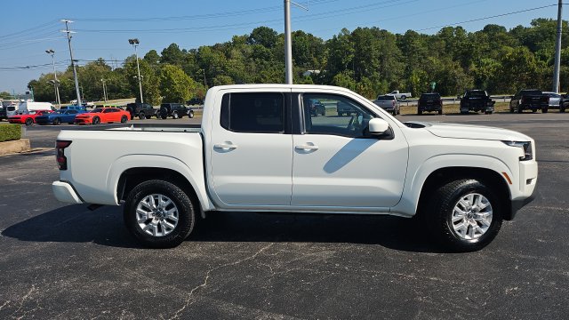 Used 2023 Nissan Frontier SV AWD/4WD image 2