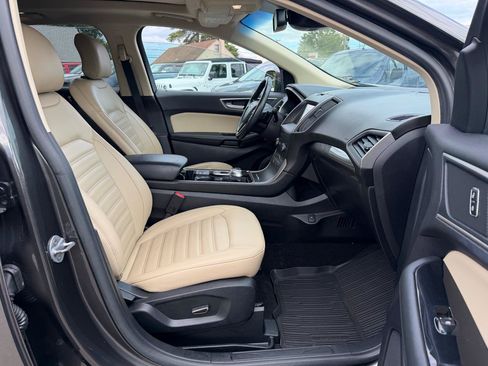 Used 2019 Ford Edge SEL w/ Equipment Group 201A AWD/4WD image 17
