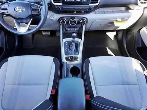 Certified 2026 Hyundai Venue SEL FWD image 21