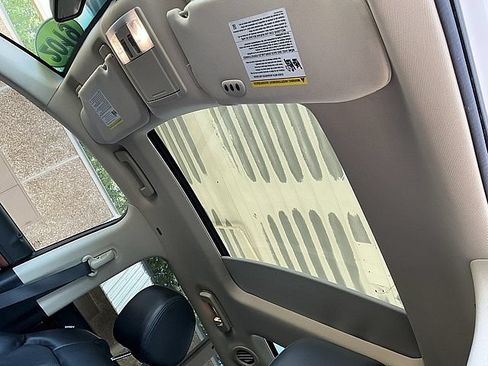 Used 2019 Lincoln MKT AWD image 18