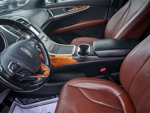 Used 2018 Lincoln MKX Reserve image 9