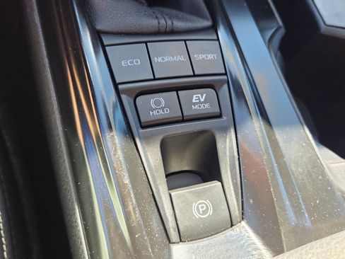 Used 2025 Toyota Camry SE image 23