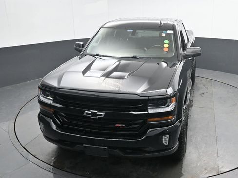Used 2018 Chevrolet Silverado 1500 LT w/ Midnight Edition image 33