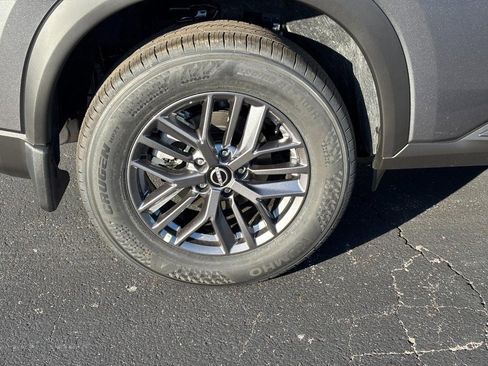 New 2026 Nissan Rogue S image 4