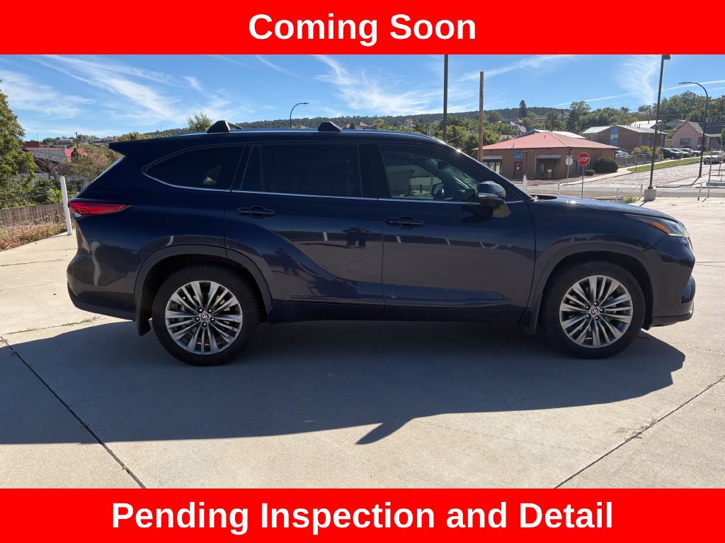 Used 2021 Toyota Highlander Platinum AWD/4WD image 4
