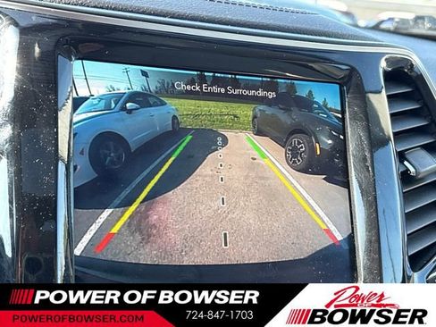 Used 2019 Jeep Cherokee Limited AWD/4WD image 16