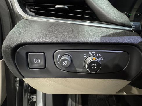 Used 2019 Buick Enclave Essence image 28