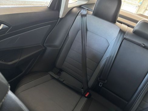 Used 2025 Volkswagen Jetta SE image 37