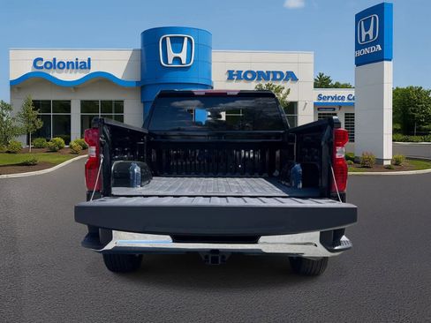 Used 2025 Chevrolet Silverado 1500 LT AWD/4WD image 39