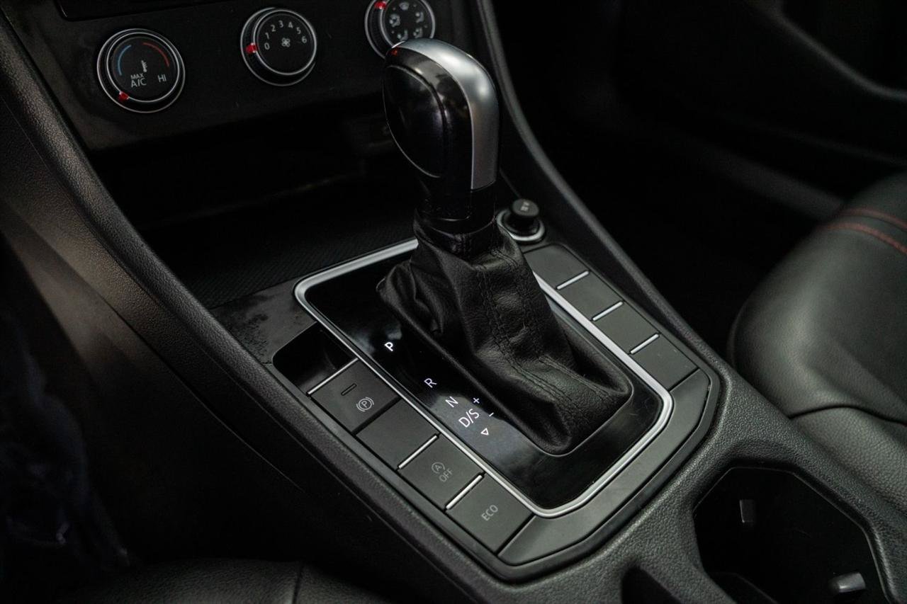 Used 2021 Volkswagen Jetta SE FWD image 21