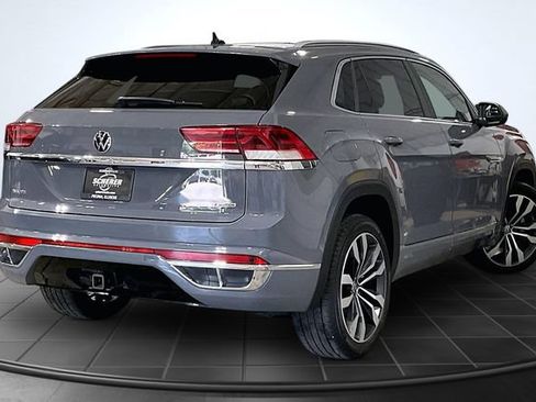 Used 2021 Volkswagen Atlas Cross Sport SEL R-Line AWD/4WD image 2