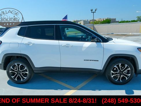 Used 2023 Jeep Compass Limited AWD/4WD image 5