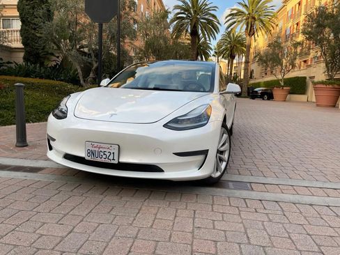 Used 2019 Tesla Model 3 Standard Range Plus RWD image 2