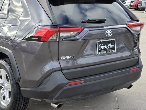 Used 2020 Toyota RAV4 XLE image 14