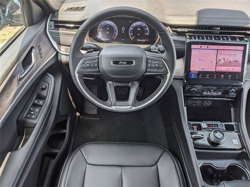 New 2025 Jeep Grand Cherokee L Limited image 13