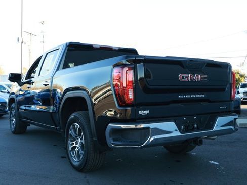 Used 2025 GMC Sierra 1500 SLT image 10