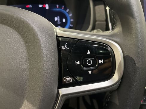 Used 2025 Volvo XC90 B6 Plus image 22