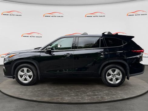 Used 2021 Toyota Highlander L AWD/4WD image 7
